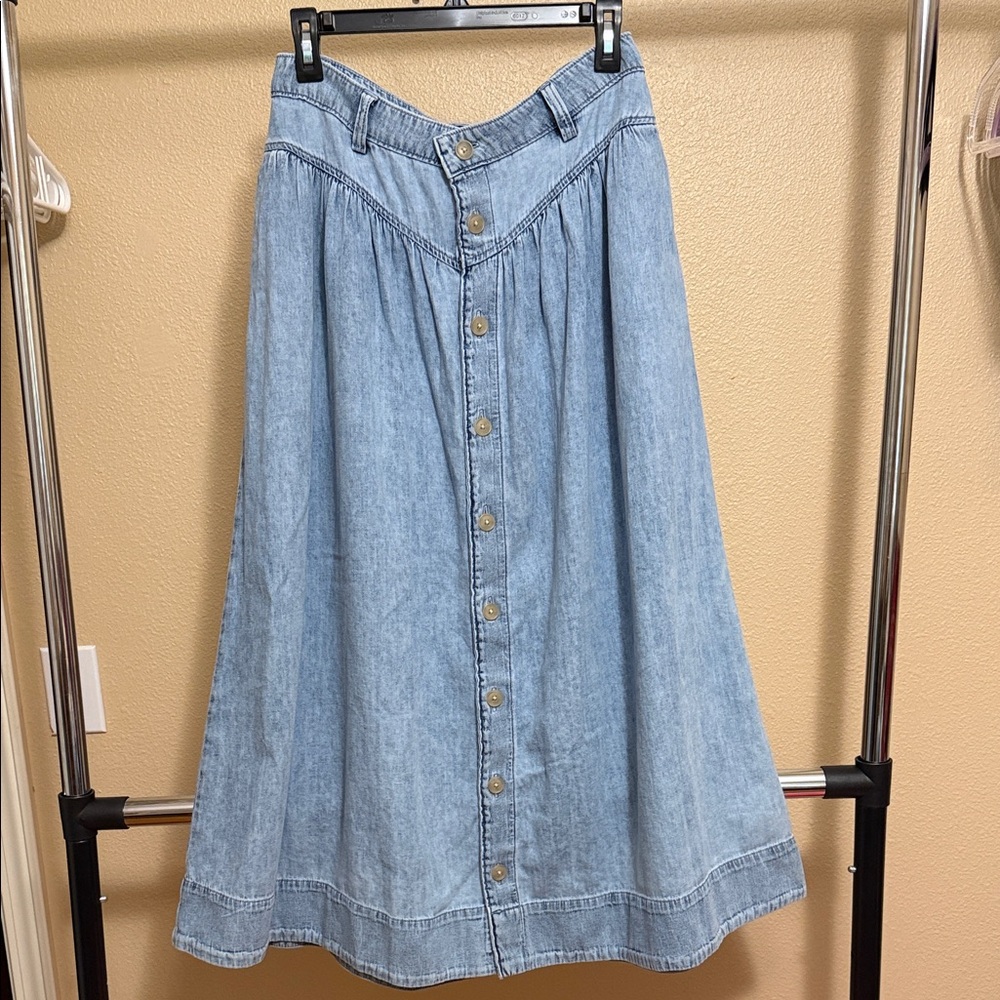 Gap light Denim Button-Front Skirt
